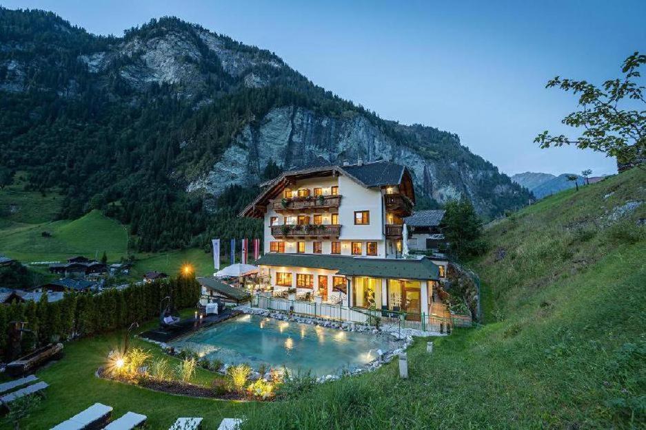 Natur-&Auszeithotel Hüttenwirt Hüttschlag Kültér fotó